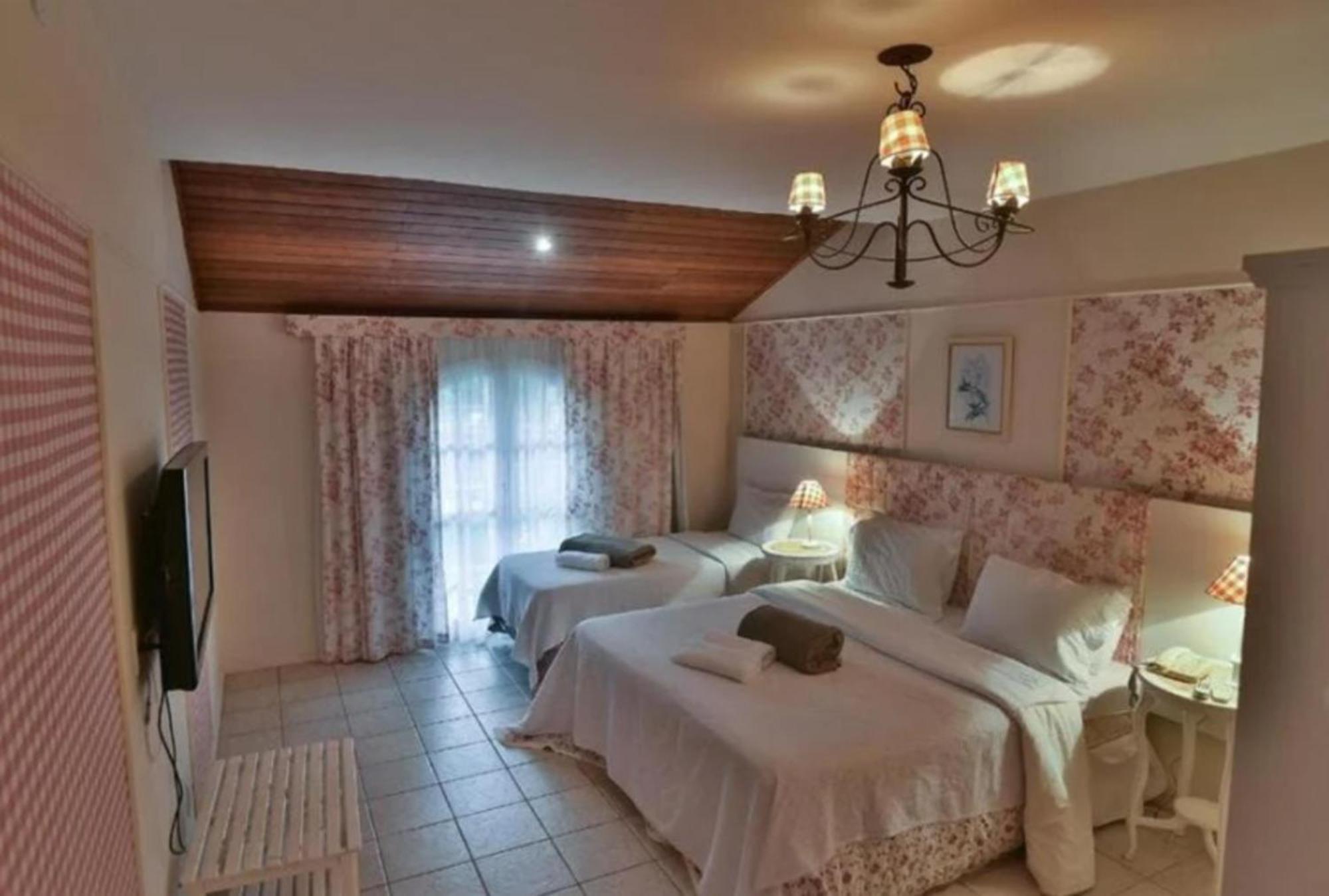 Hotel Fazenda Cachoeiras De Cavaru ヴァソウラス エクステリア 写真