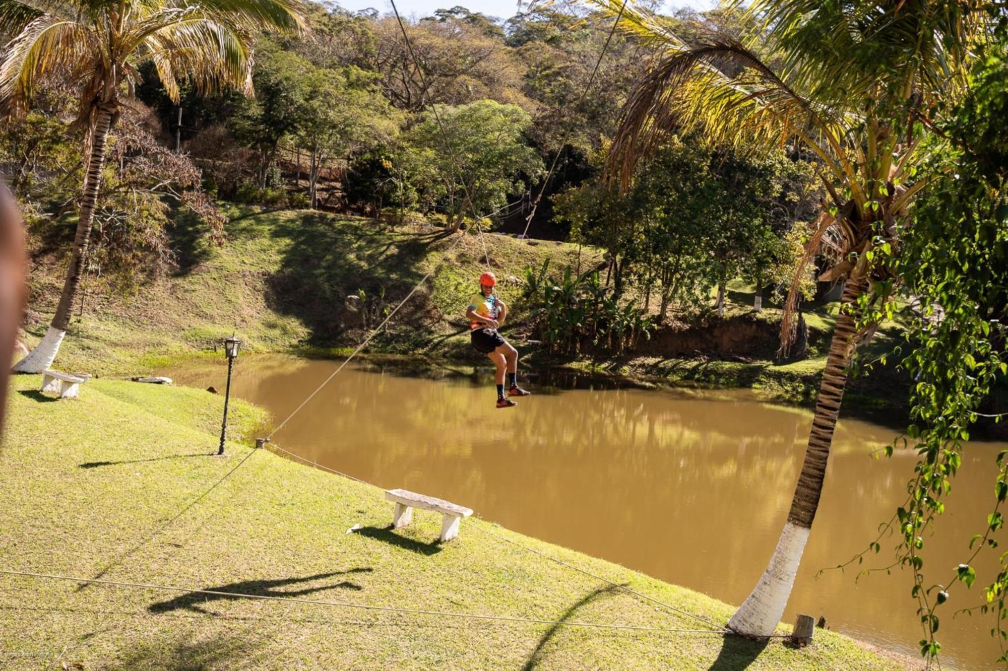 Hotel Fazenda Cachoeiras De Cavaru ヴァソウラス エクステリア 写真